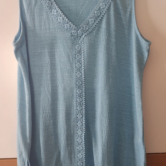 Cable & Gauge. Sleeveless Tank. Size Medium. Gently Used. - Picture 9 of 9